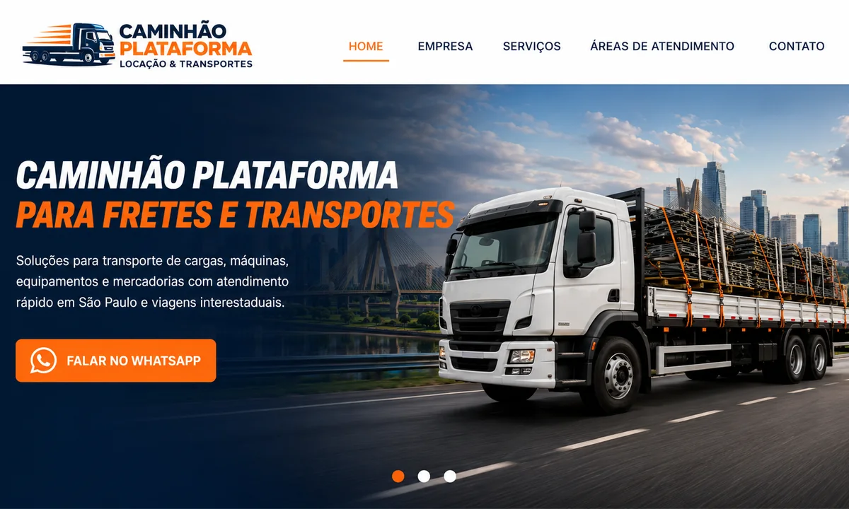Caminhão plataforma transportando estrutura metálica em rodovia